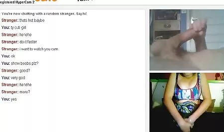 Huấn luyện viên quyền anh hôn ngực nở vận động viên gai xinh chat sec và đẩy cây gậy ở âm hộ của cô trên một cái ghế