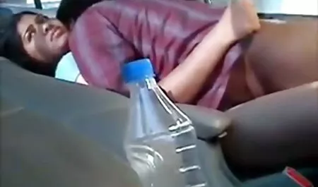 Người đàn ông đã có kinh nghiệm một sec dit gai xinh lỗ xỏ sắc nhọn