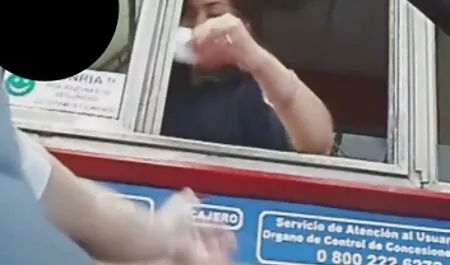 Da đen, người phụ nữ phim sec gai chan dai cho một người đàn ông đi vào nhà để fuck
