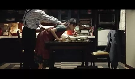 Làm vít với đôi bàn tay cô ấy bị trói với một sợi dây thừng phim sec đep