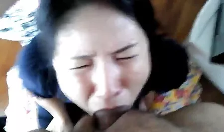 Xinh đẹp, tóc vàng, được lưu phim sec gai sinh hành trong các xưởng xe hơi