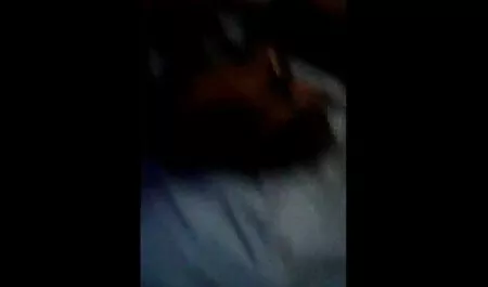 Sự hồi hộp của một thiếu kinh nghiệm xem gai sec tình dục với quả bóng hồng bóng âm đạo
