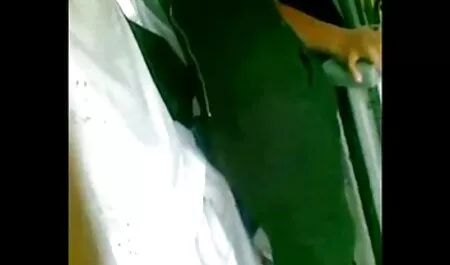 Xinh đẹp, tóc vàng, không mệt mỏi lớn ở cả hai phim sec girl xinh lỗ