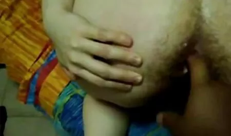 Người đàn ông muốn làm phim sec girl xinh tình với cực trên bãi biển,