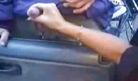 Busty Alisson nhảy với một người mạnh mẽ gai sinh sec theo súng
