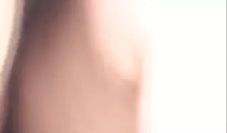 Shmara nghiêng-eyed chà chà bánh mì chứa xà phòng trên anh sec lon xinh lăng nhăng trụ cột trong phòng tắm