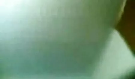 Các cô gái ﻿phim sec gai xinh chèn hai ngón tay vào trong âm đạo